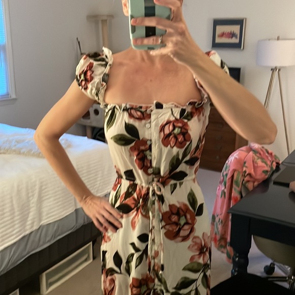 Vici Floral high-low dress. - Picture 2 of 5